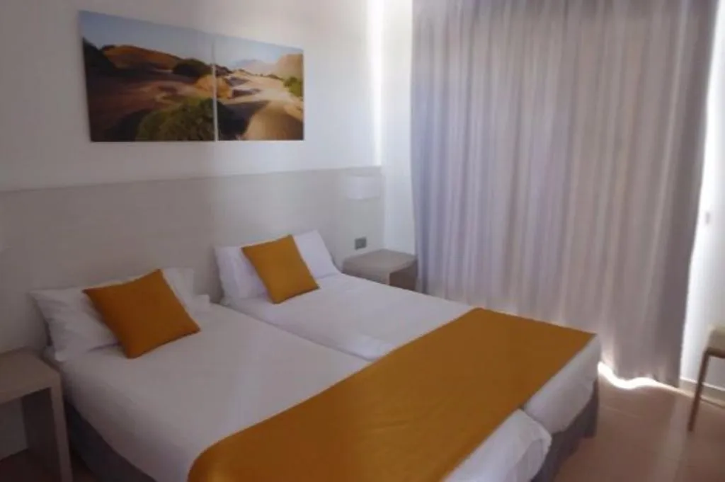 Room, El Trebol, Lanzarote