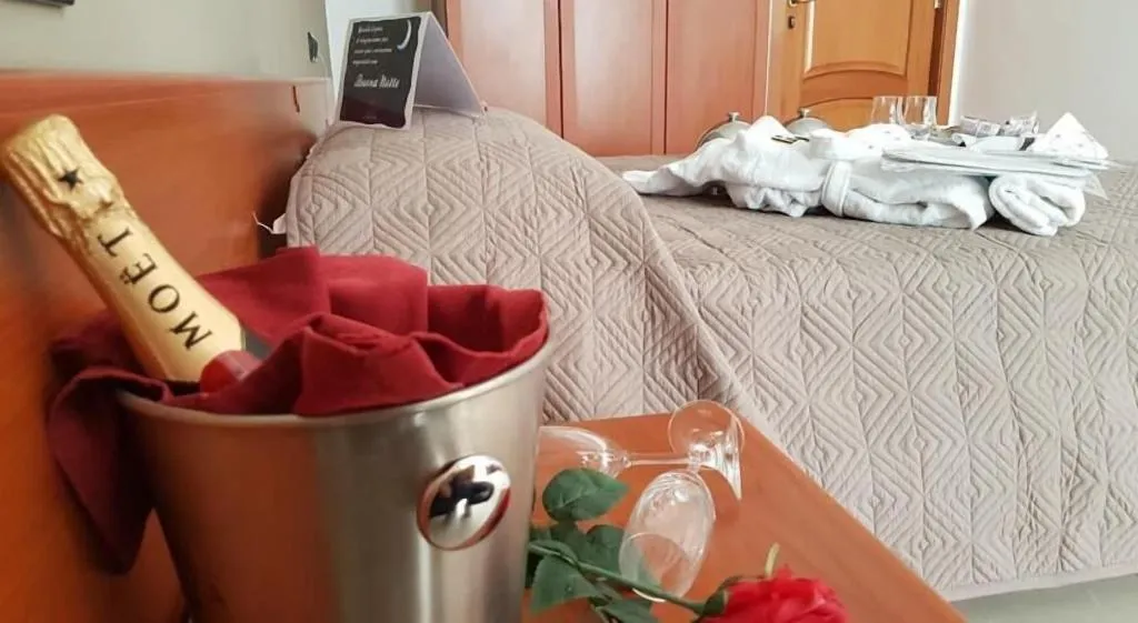 Room, Hotel Joy, Naples