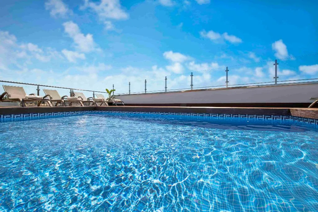 Pool, Salles Hotel Malaga Centro, Costa Del Sol