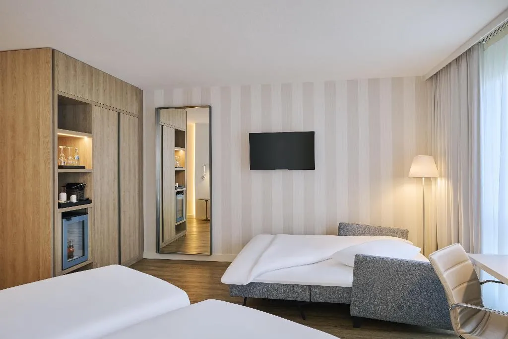 FAMILY ROOM STANDARD Room, NH Berlin Alexanderplatz, Berlin