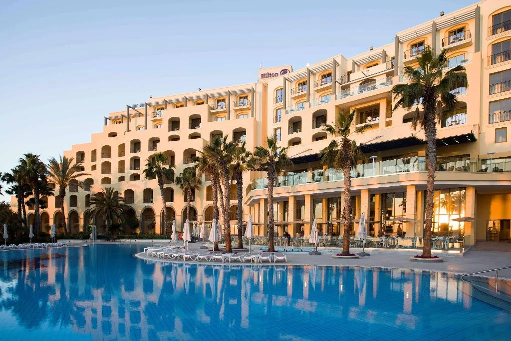 Pool, Hilton Malta, Malta