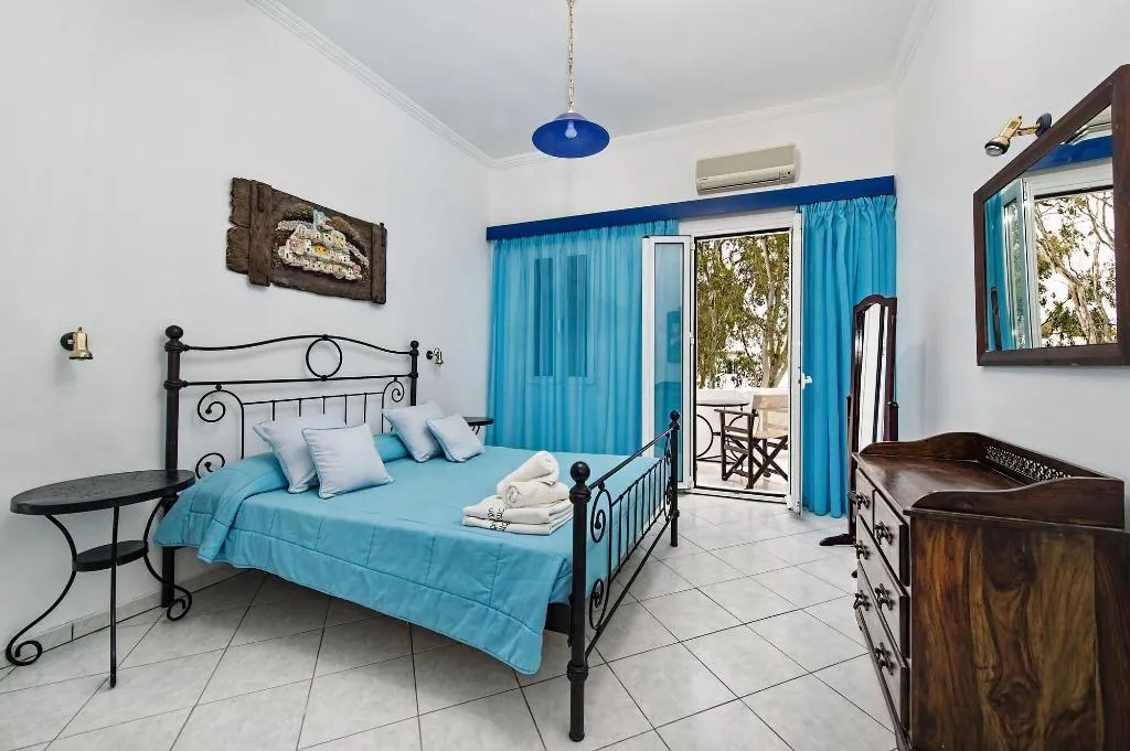 Room, Hotel Eucalyptus, Santorini
