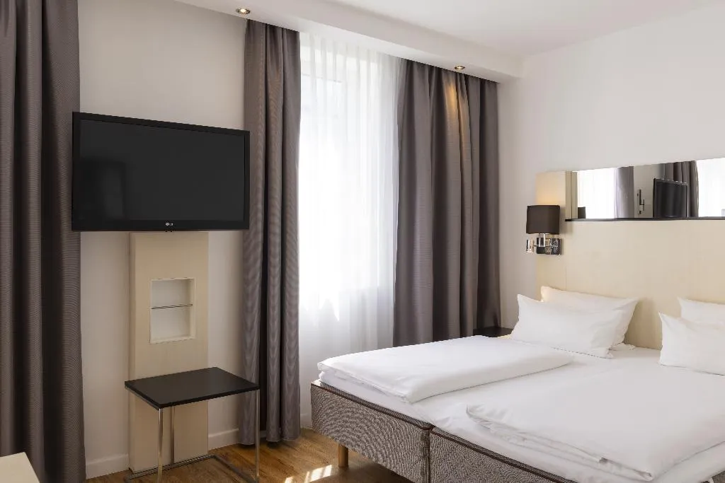 DOUBLE SUPERIOR Room, Scandic Berlin Kurfürstendamm, Berlin