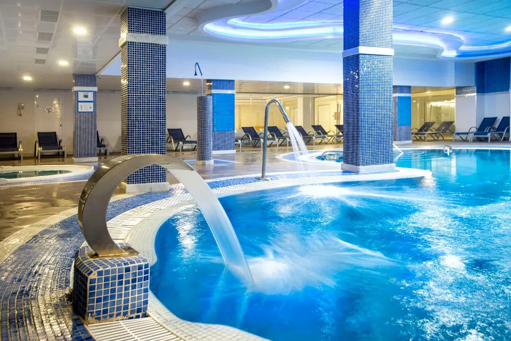 Pool, Hotel Spa Benalmádena Palace, Costa Del Sol