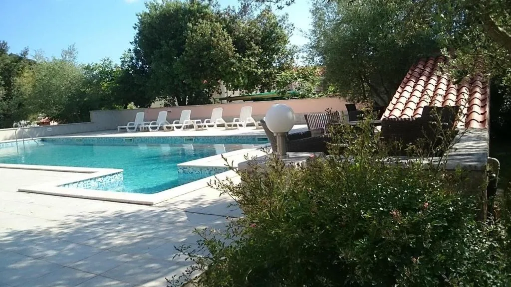 Pool, Carmen, Istria