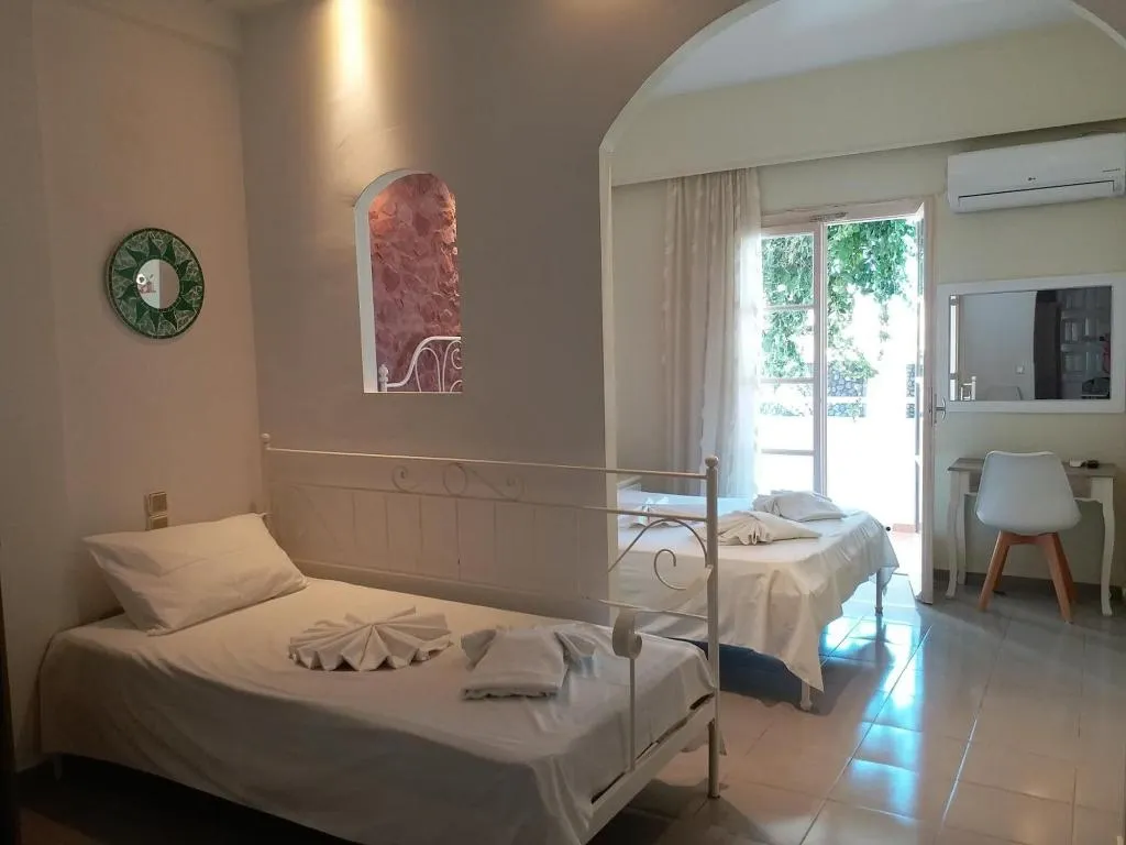 Room, Atalos Suites, Santorini