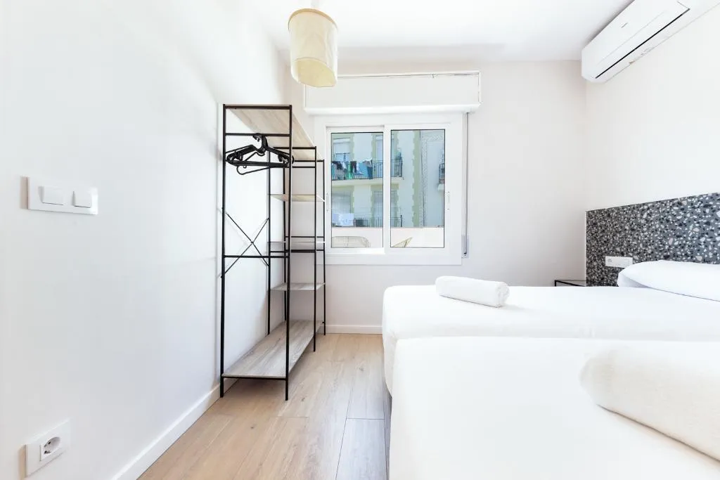 APARTMENT CAPACITY 5 Room, Ainb Barcelona Sants Apartments, Barcelona