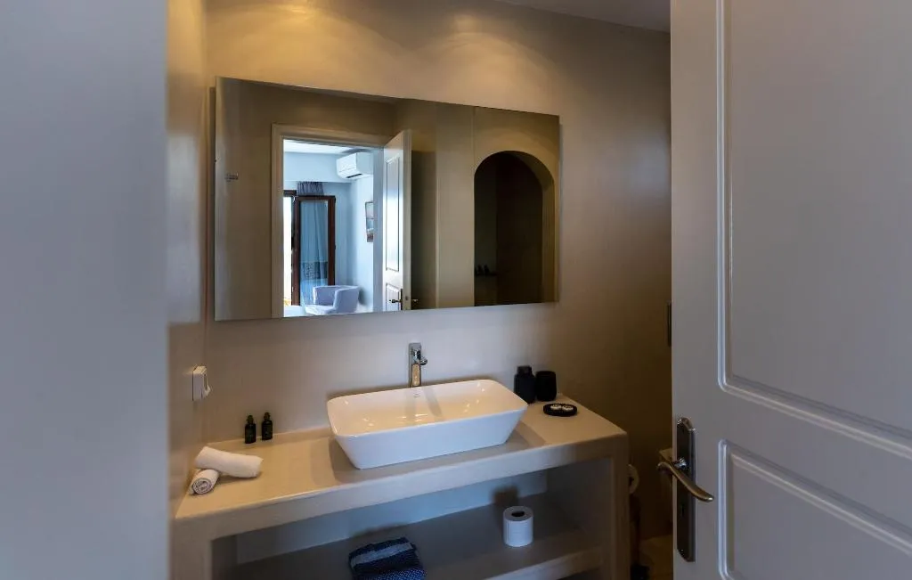 Room, Anamnesis Spa Luxury Apartments, Santorini