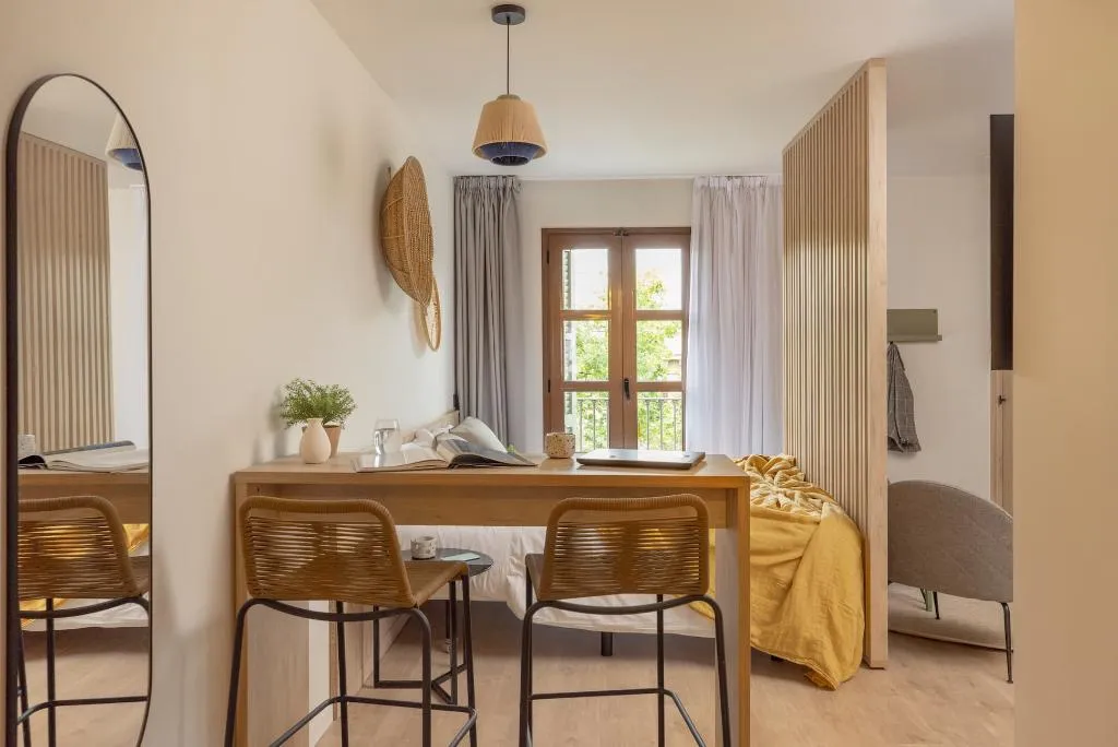 STUDIO WITH BALCONY Room, Libere Barcelona Sant Antoni, Barcelona