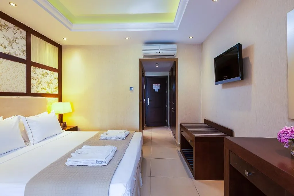 Double or Twin WITH JACUZZI Room, Theartemis Palace, Crete