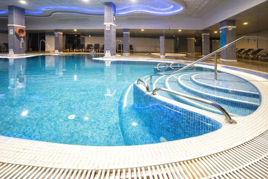 Pool, Hotel Spa Benalmádena Palace, Costa Del Sol