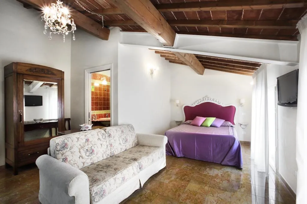 APARTMENT CAPACITY 3 ONE BEDROOM Room, Villa Lucrezia Firenze, Florence