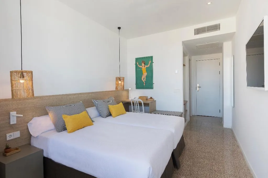 Room, whala!fun, Majorca