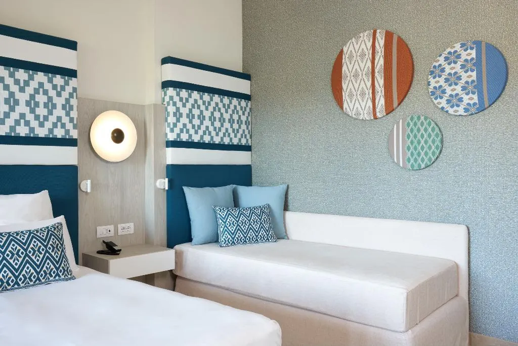 TRIPLE DELUXE Room, Almar Timi Ama Resort & Spa, Cagliari