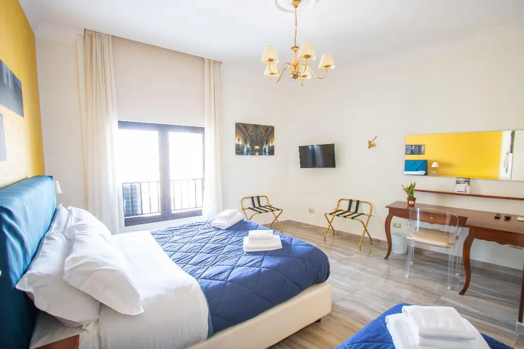 TRIPLE SUPERIOR Room, Ostello Bello Napoli, Naples
