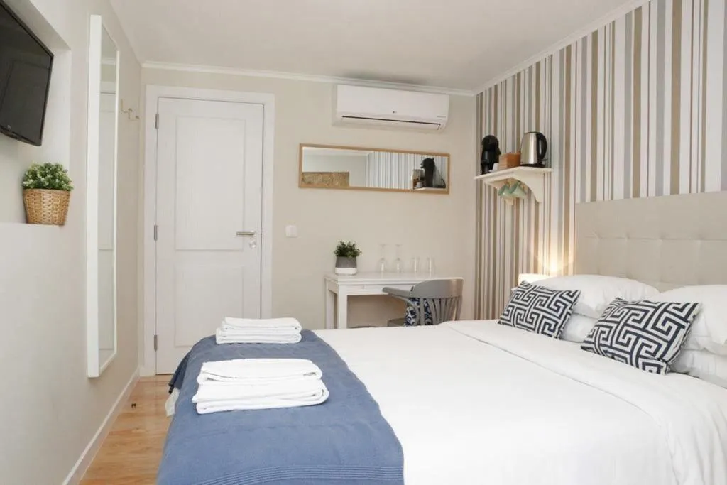 Room, Flores Guest House, Lisbon