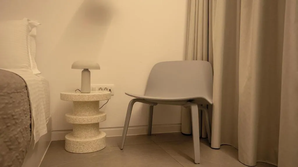 Room, Neo Luxury Suites, Santorini