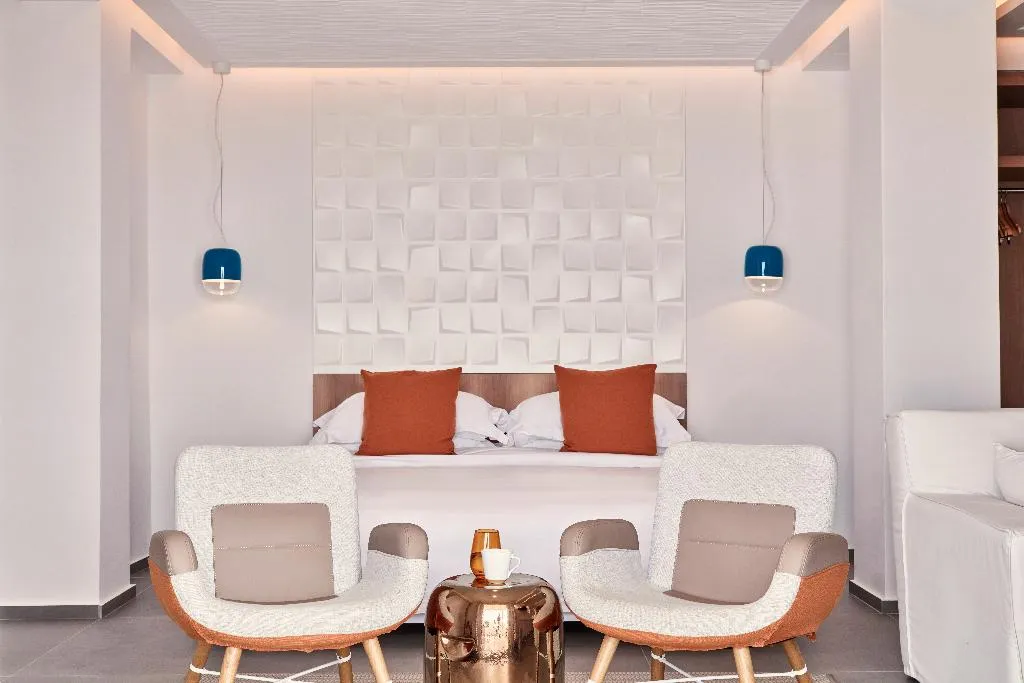 JUNIOR SUITE WITH JACUZZI Room, Myconian Korali Relais & Chateaux, Mykonos