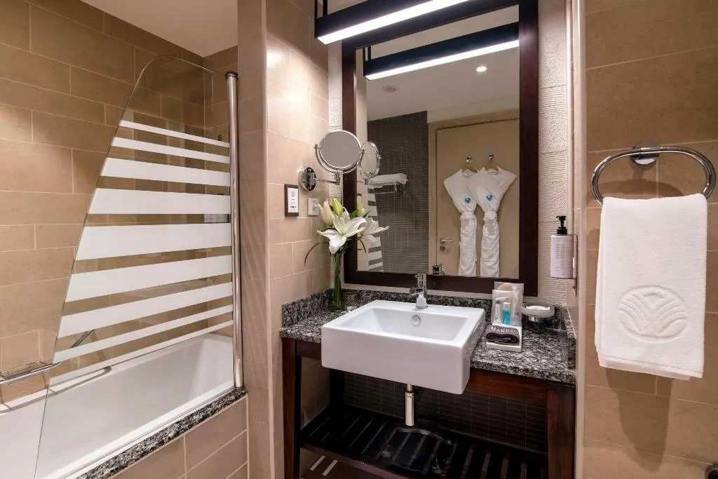 DOUBLE SEA VIEW Room, Amwaj Rotana-Jumeirah Beach, Dubai