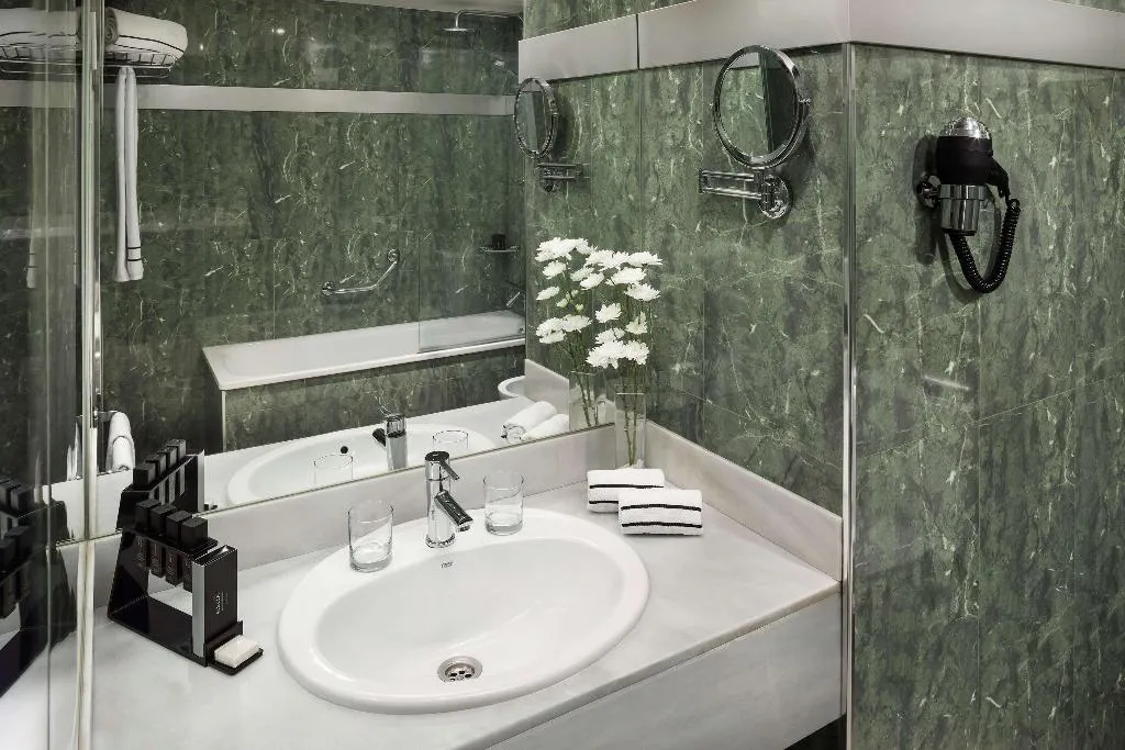 TRIPLE STANDARD Room, Melia Lebreros, Seville