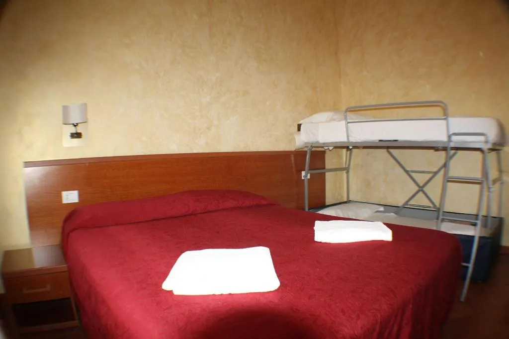 Room, Lam Guest House, Naples