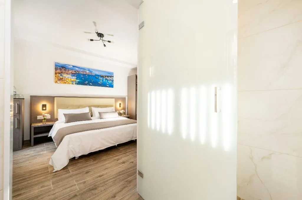 DOUBLE Accessible Room, C4 Retreats Gozo, Gozo