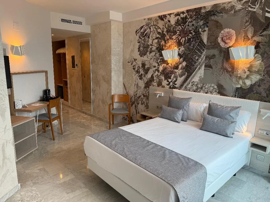 Double or Twin Accessible Room, Madeira Centro, Costa Blanca