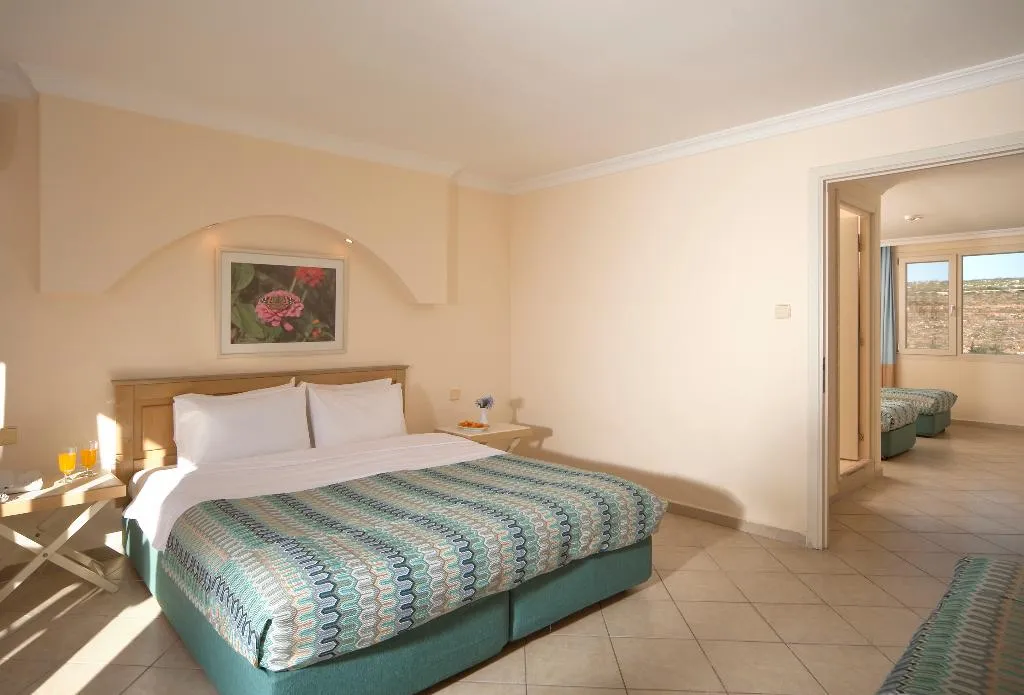 FAMILY ROOM LAND VIEW Room, Club Resort Atlantis Izmir/Sigacik, Izmir