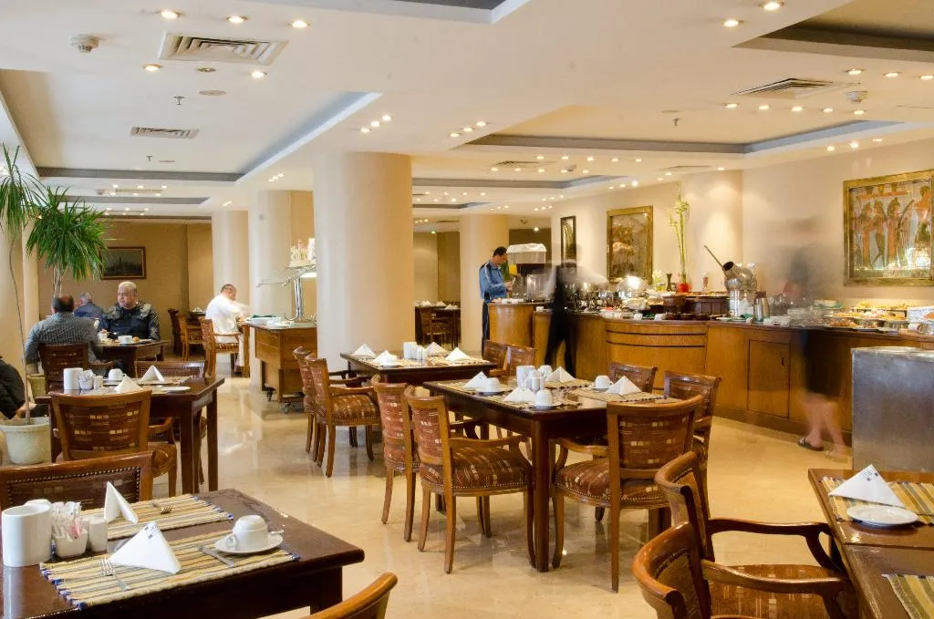 Restaurant, Swiss Inn Nile, Cairo