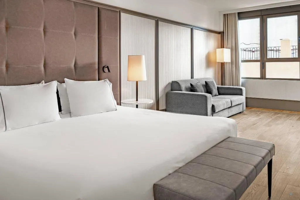 DOUBLE SUPERIOR KING BED Room, AC Madrid Avenida de America, Madrid