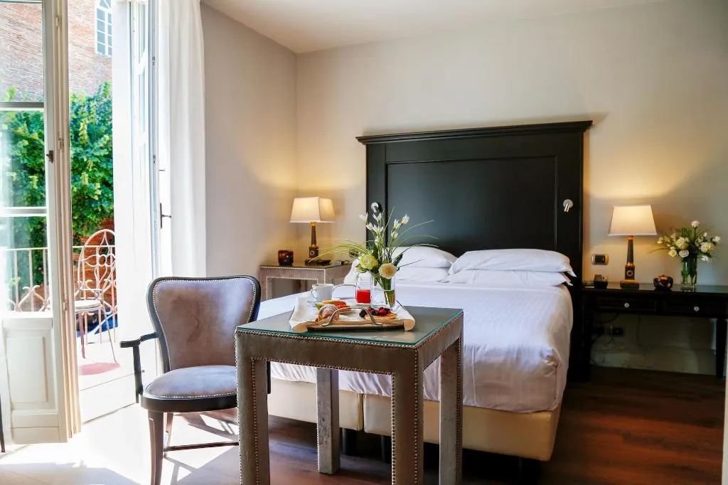 Room, Vannucci, Perugia