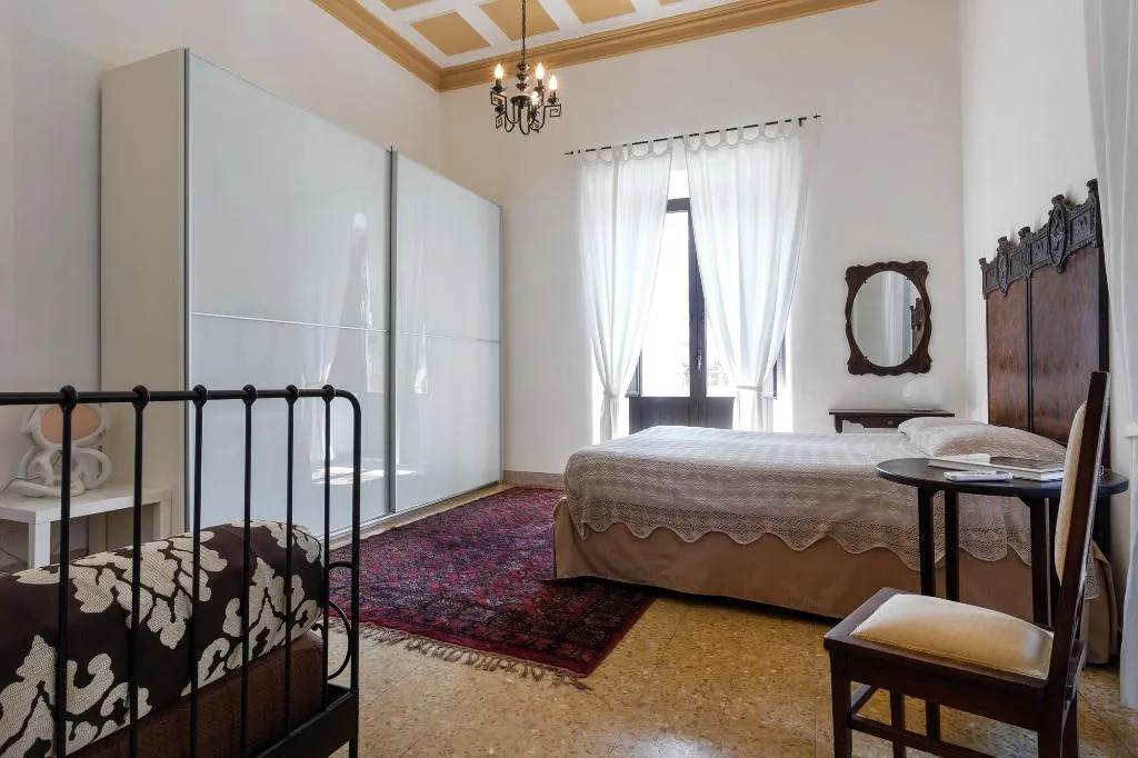 Room, Alcalà Living B&B, Catania