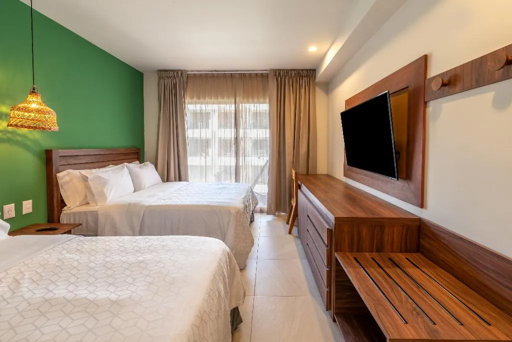DOUBLE POOL VIEW TWO DOUBLE BEDS Room, Holiday Inn Tulum Downtown, Cancun Area