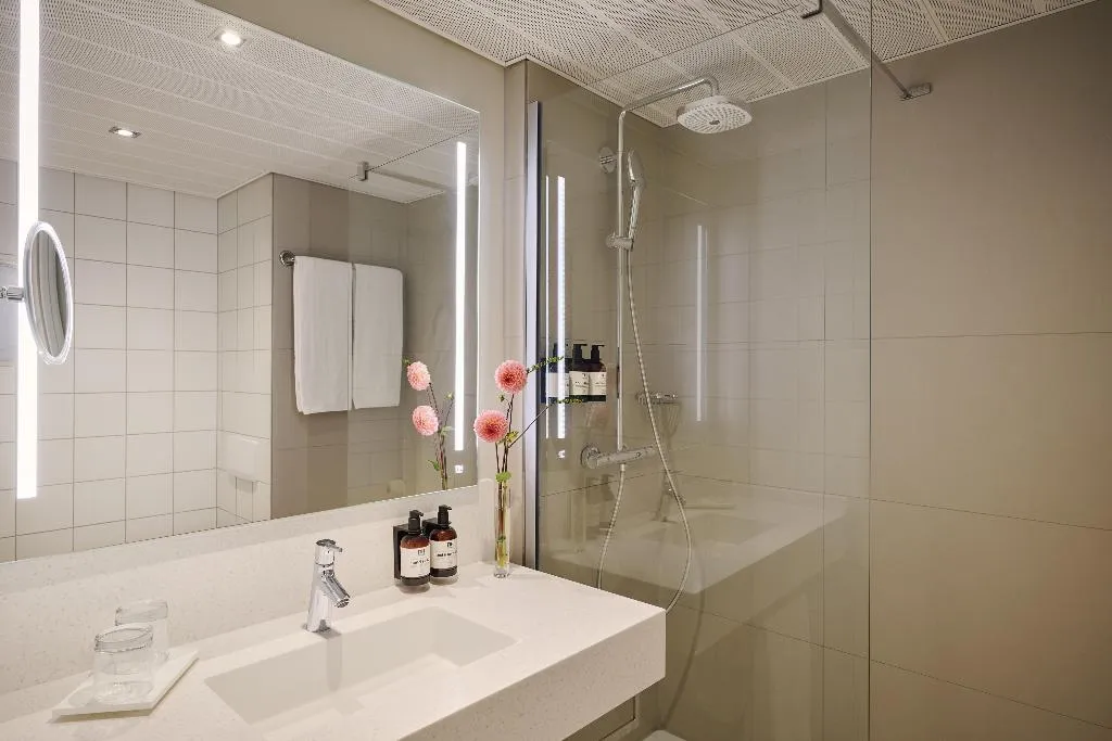 DOUBLE SINGLE USE STANDARD Room, NH Berlin Alexanderplatz, Berlin