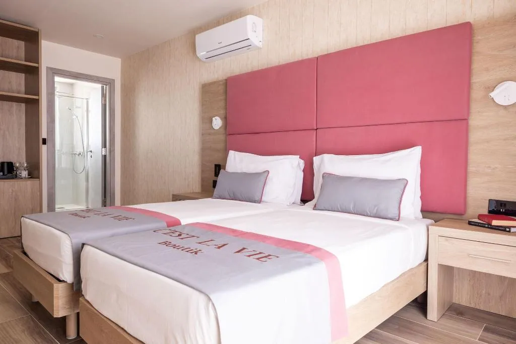 Room, C'est La Vie Boutik Swieqi, Malta