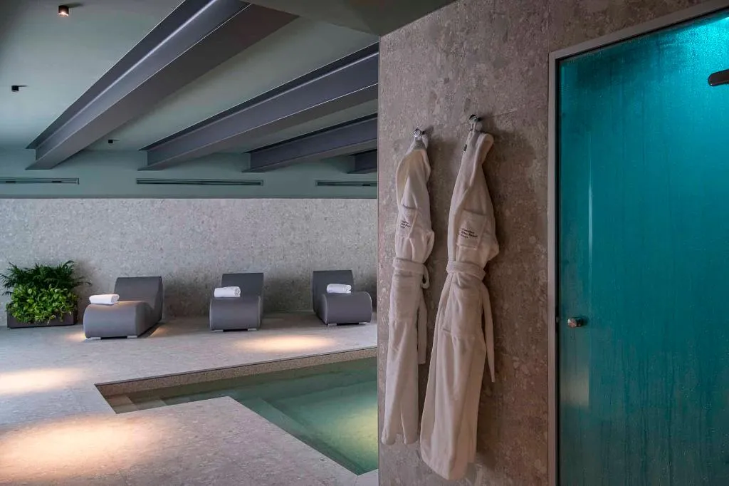 Pool, Columbus Urban Resort, Florence