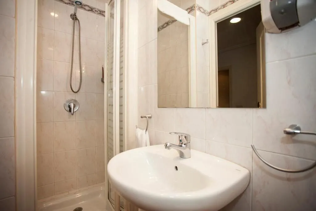 Room, Hostal JQC Ártico, Madrid