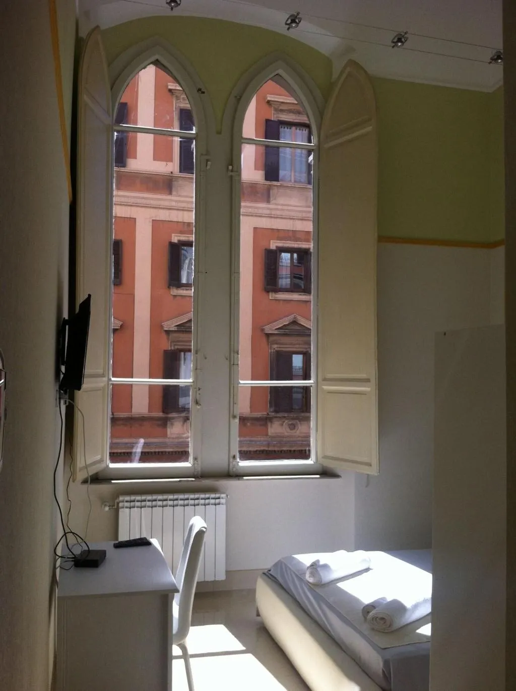 Room, Magister, Rome