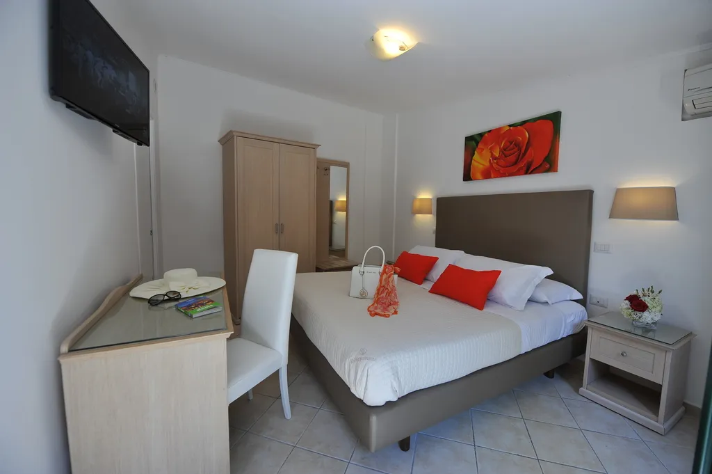 DOUBLE SINGLE USE GARDEN VIEW Room, Relais Francesca, Naples