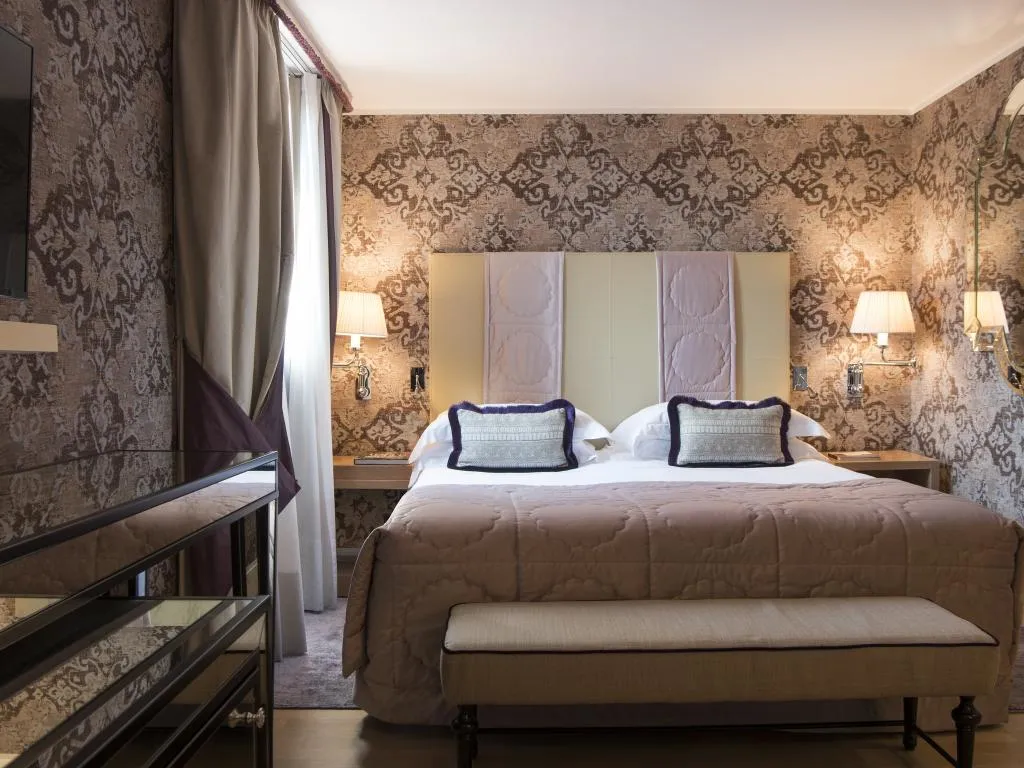 DOUBLE DELUXE CANAL VIEW Room, Splendid Venice - Starhotels Collezione, Venice
