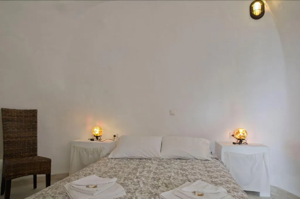 Room, Marizan Caves & Villas, Santorini, Santorini