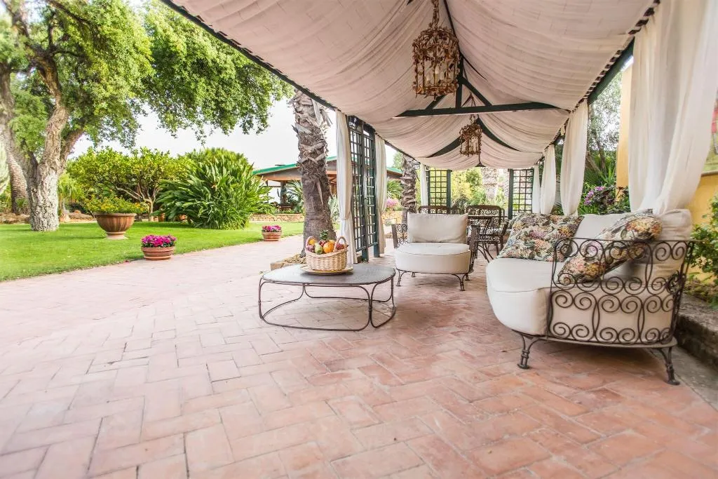 Terrace, Colleverde Park Hotel, Catania