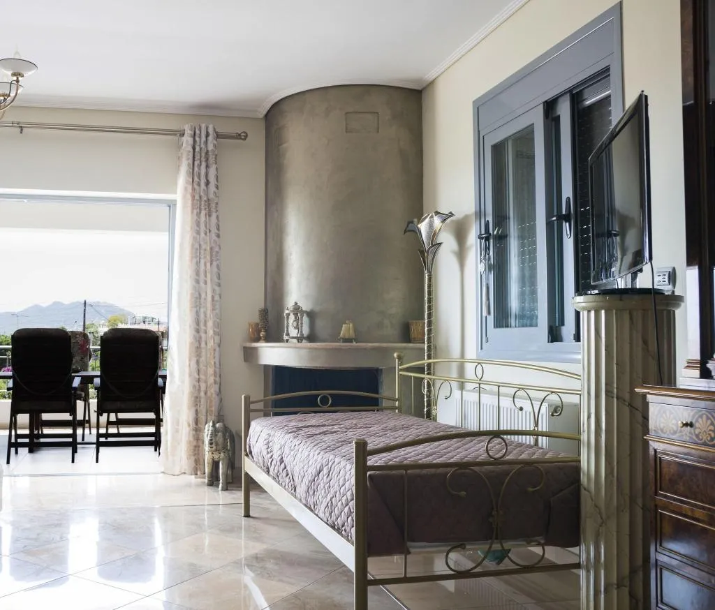 STUDIO SEA VIEW Room, Villa d'Irene - near Athens airport, 200 meters fr, Athens