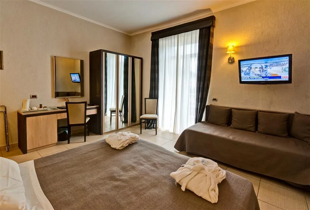 TRIPLE COMFORT Room, Regina Palace Terme, Naples