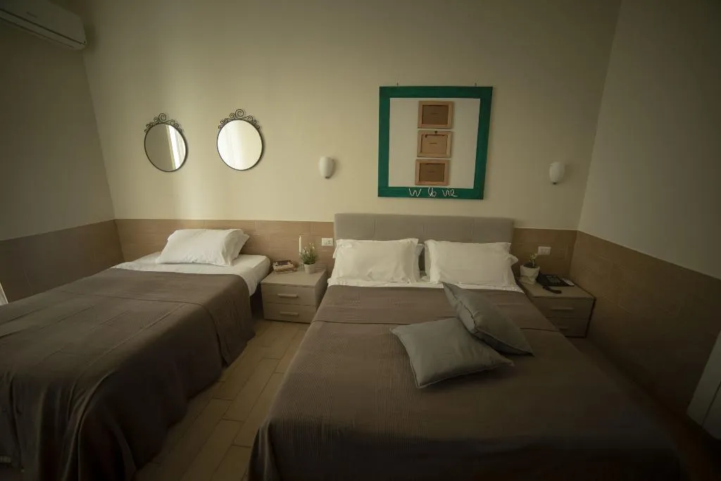 QUADRUPLE STANDARD Room, Ideal, Naples