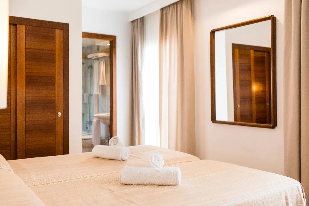Double or Twin STANDARD Room, Sagitario Hostal Ciutadella, Menorca