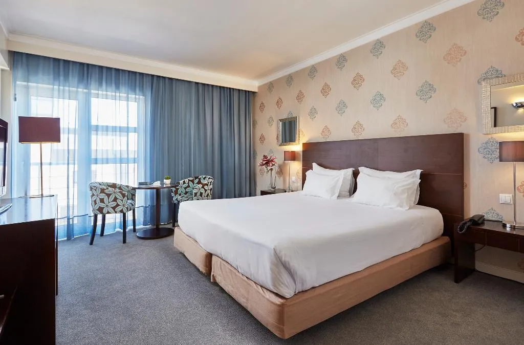 DOUBLE STANDARD Room, As Americas, Porto