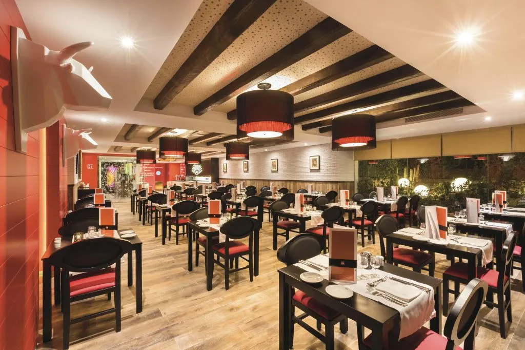 Restaurant, Hotel Riu Bravo - 0'0 All Inclusive, Majorca