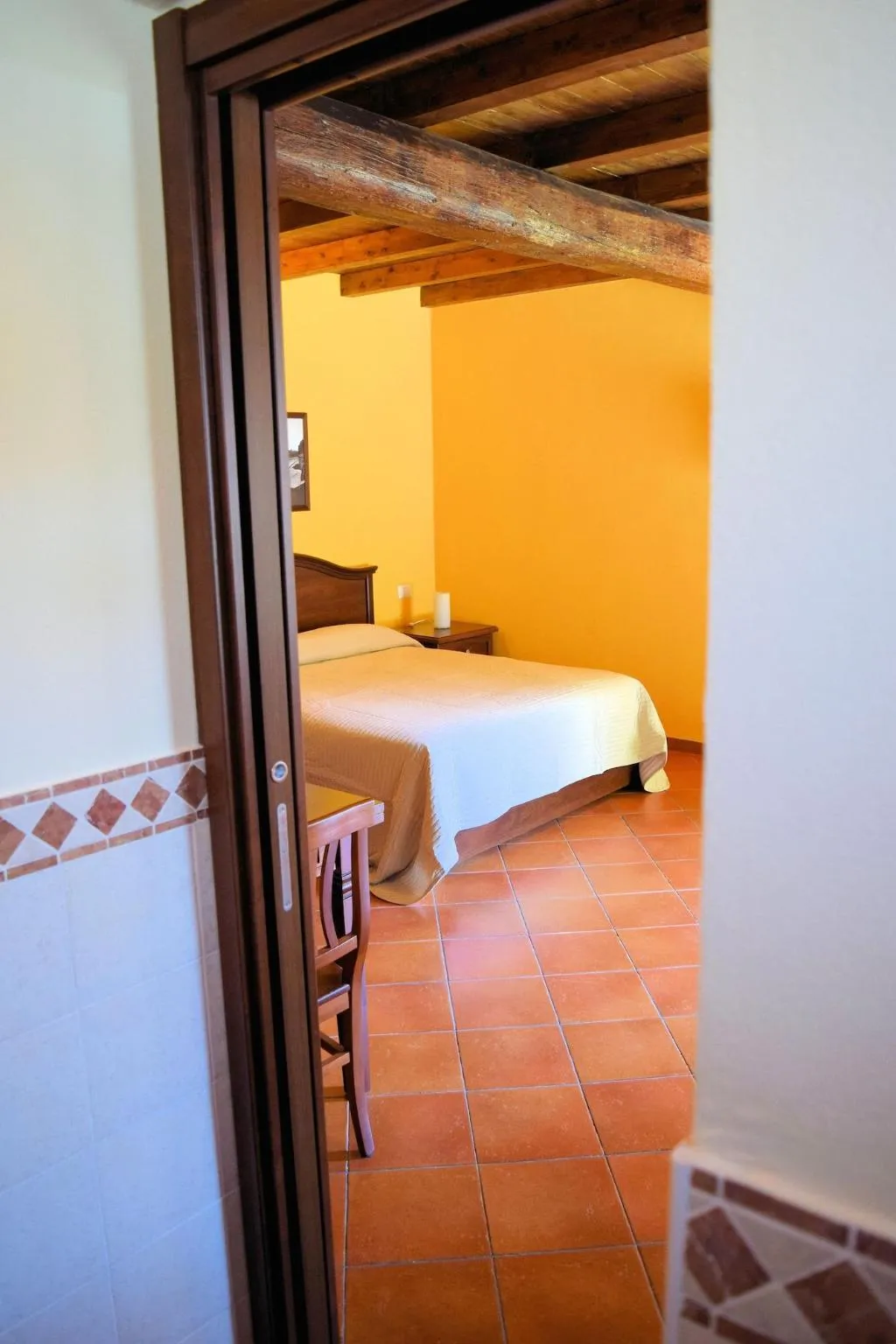 Room, Corte Certosina, Milan