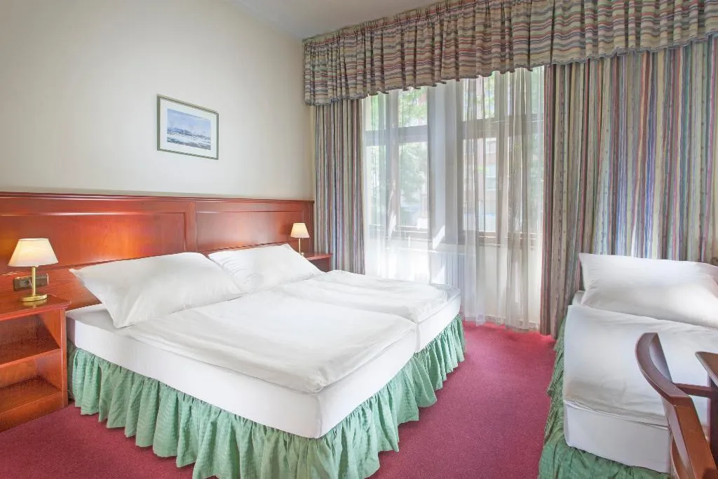 TRIPLE STANDARD Room, Hotel Lunik, Prague